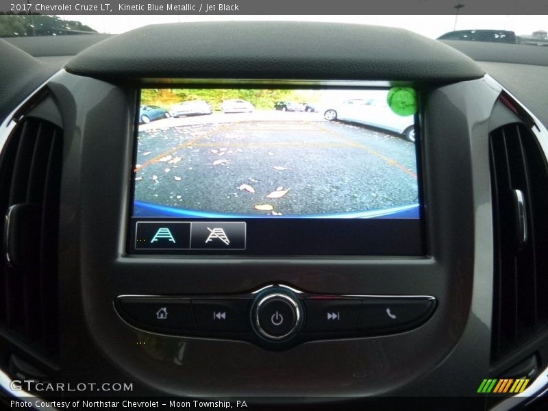 Kinetic Blue Metallic / Jet Black 2017 Chevrolet Cruze LT