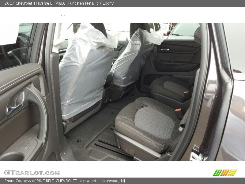 Tungsten Metallic / Ebony 2017 Chevrolet Traverse LT AWD