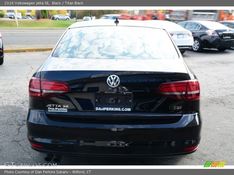 Black / Titan Black 2016 Volkswagen Jetta SE