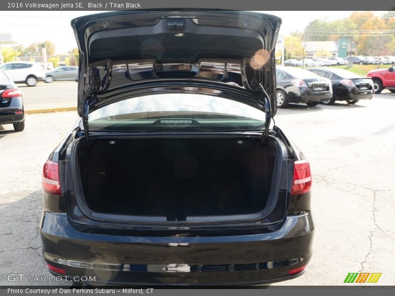 Black / Titan Black 2016 Volkswagen Jetta SE