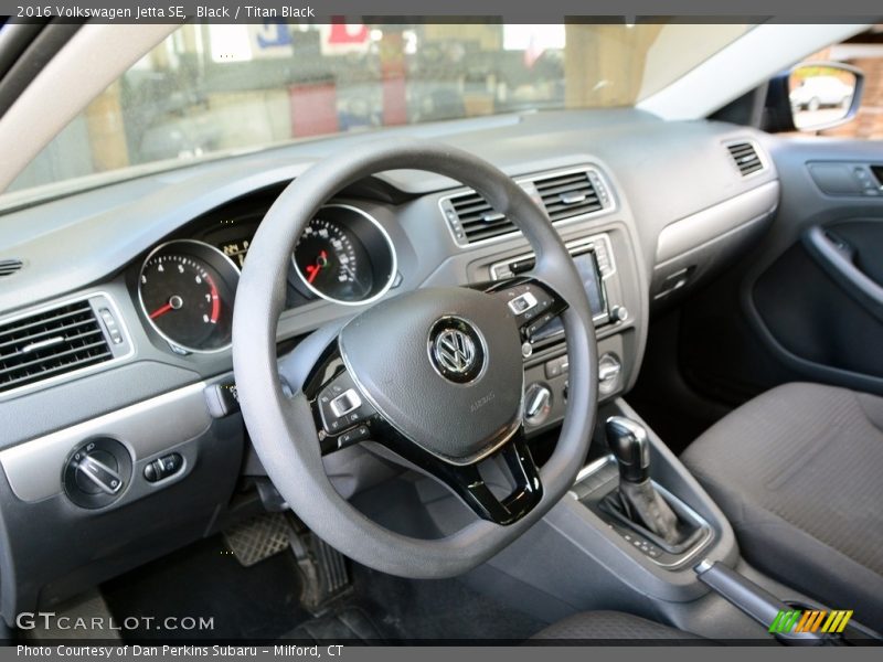 Black / Titan Black 2016 Volkswagen Jetta SE