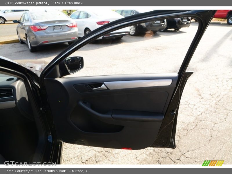 Black / Titan Black 2016 Volkswagen Jetta SE