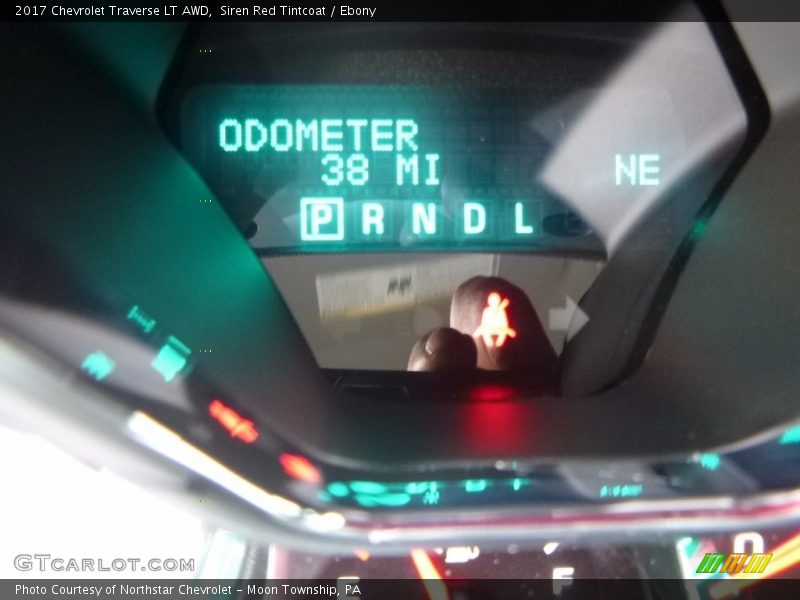 Siren Red Tintcoat / Ebony 2017 Chevrolet Traverse LT AWD