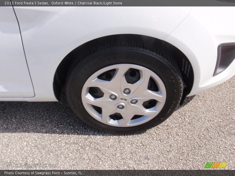 Oxford White / Charcoal Black/Light Stone 2013 Ford Fiesta S Sedan