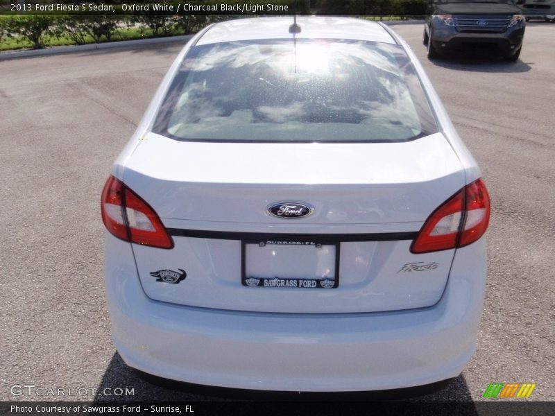 Oxford White / Charcoal Black/Light Stone 2013 Ford Fiesta S Sedan