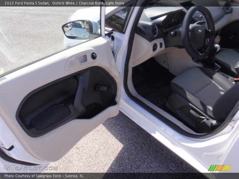 Oxford White / Charcoal Black/Light Stone 2013 Ford Fiesta S Sedan