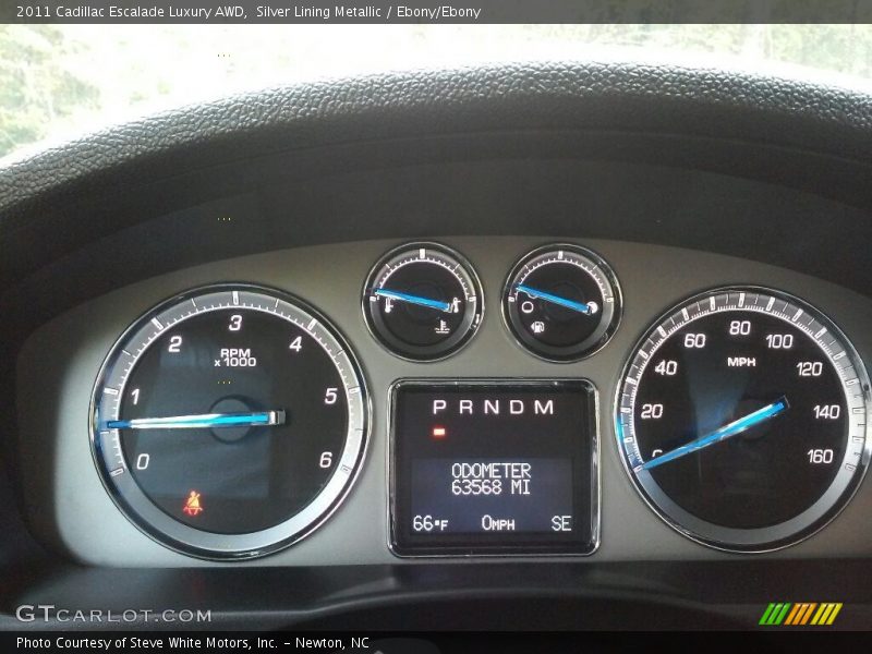 Silver Lining Metallic / Ebony/Ebony 2011 Cadillac Escalade Luxury AWD