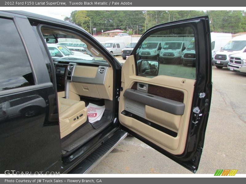 Tuxedo Black Metallic / Pale Adobe 2012 Ford F150 Lariat SuperCrew