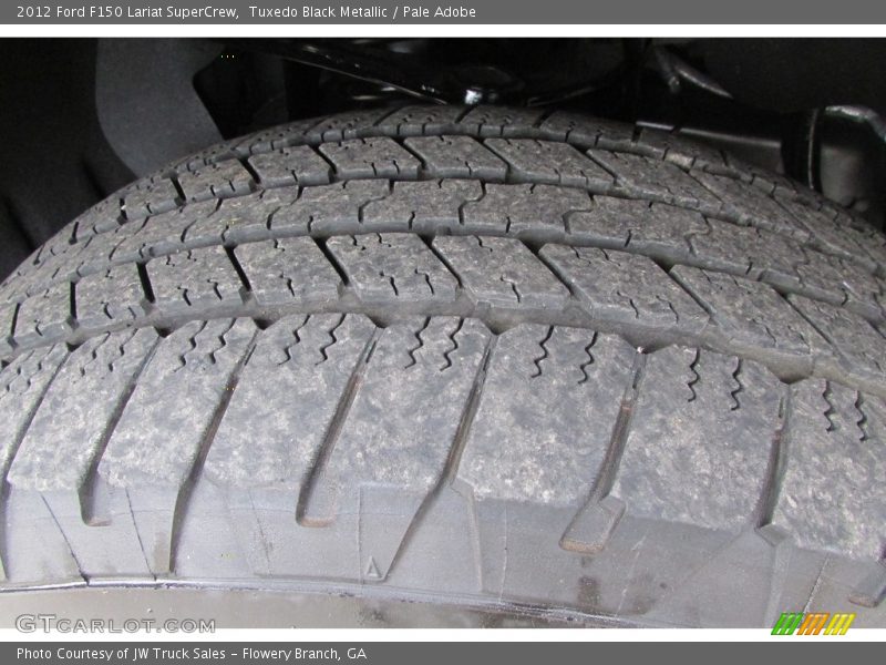 Tuxedo Black Metallic / Pale Adobe 2012 Ford F150 Lariat SuperCrew