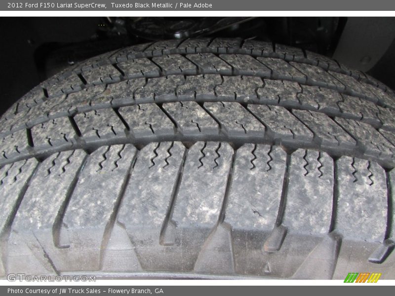 Tuxedo Black Metallic / Pale Adobe 2012 Ford F150 Lariat SuperCrew