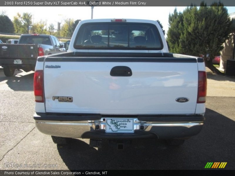 Oxford White / Medium Flint Grey 2003 Ford F250 Super Duty XLT SuperCab 4x4