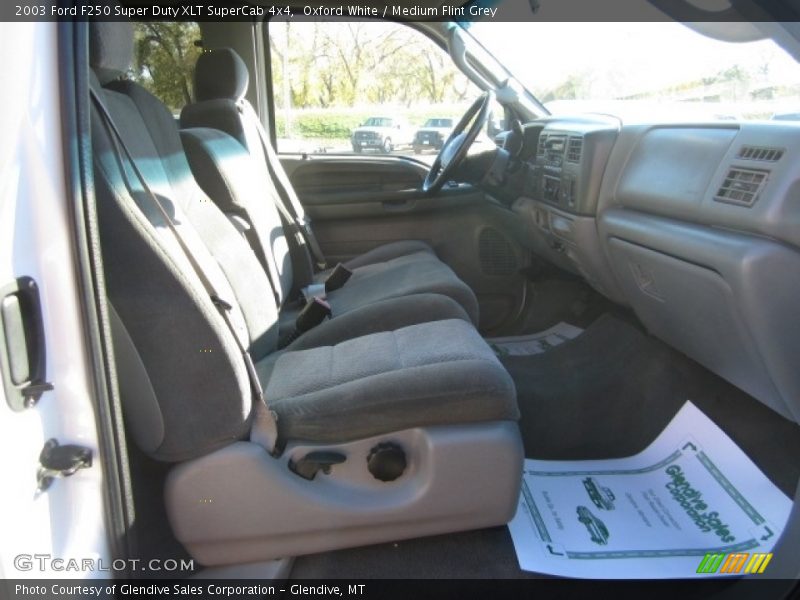 Oxford White / Medium Flint Grey 2003 Ford F250 Super Duty XLT SuperCab 4x4