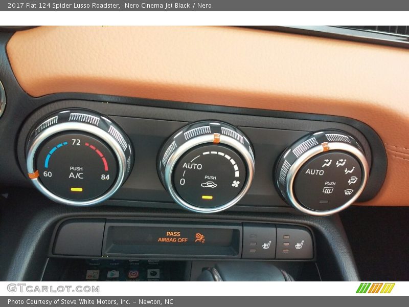 Controls of 2017 124 Spider Lusso Roadster