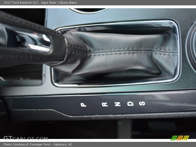 Ingot Silver / Ebony Black 2017 Ford Explorer XLT