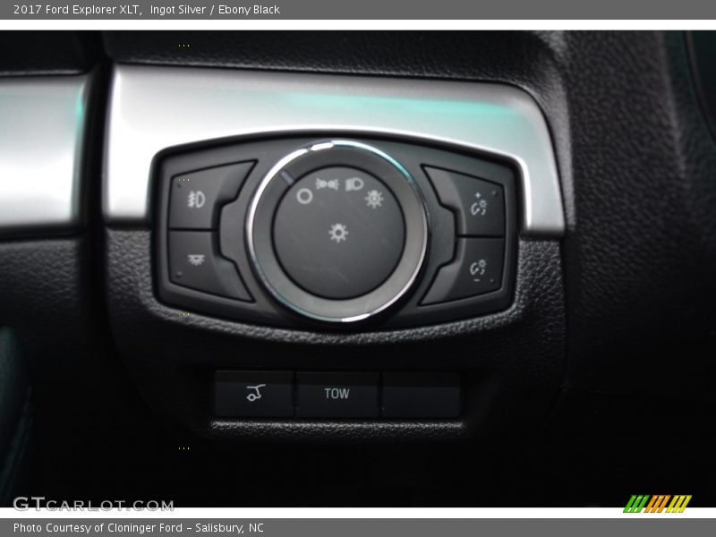 Ingot Silver / Ebony Black 2017 Ford Explorer XLT