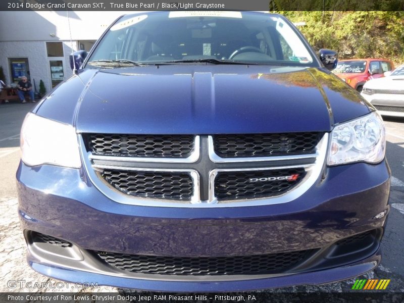 True Blue Pearl / Black/Light Graystone 2014 Dodge Grand Caravan SXT