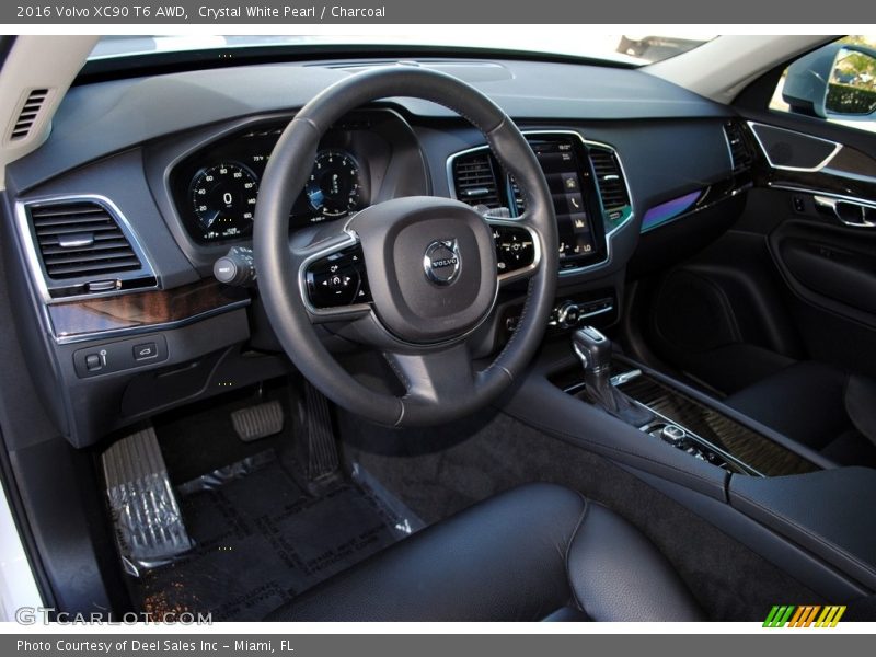  2016 XC90 T6 AWD Charcoal Interior