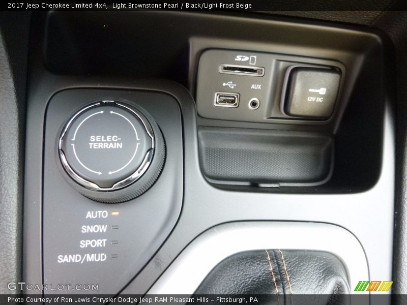 Controls of 2017 Cherokee Limited 4x4