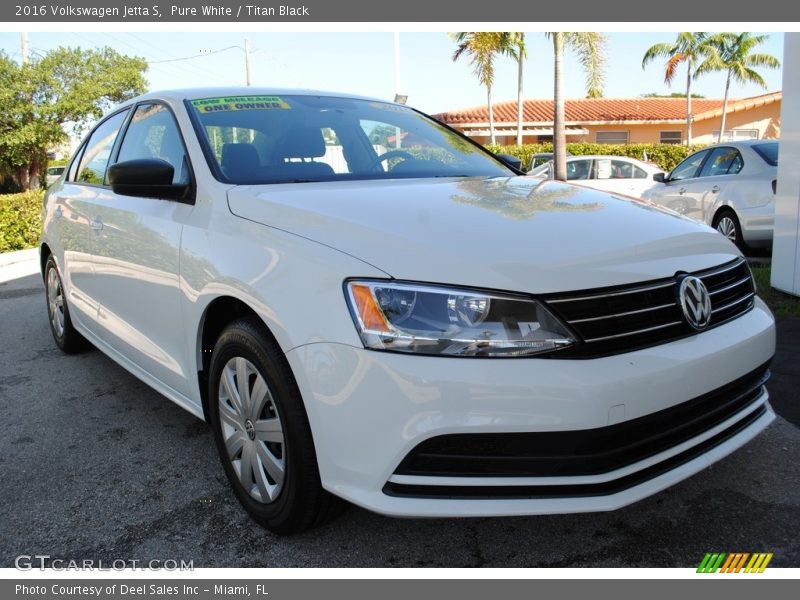 Pure White / Titan Black 2016 Volkswagen Jetta S