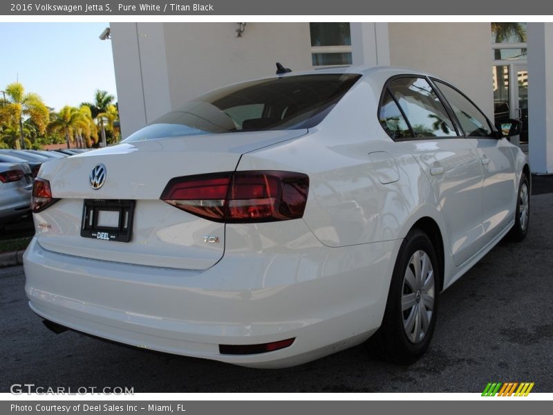 Pure White / Titan Black 2016 Volkswagen Jetta S