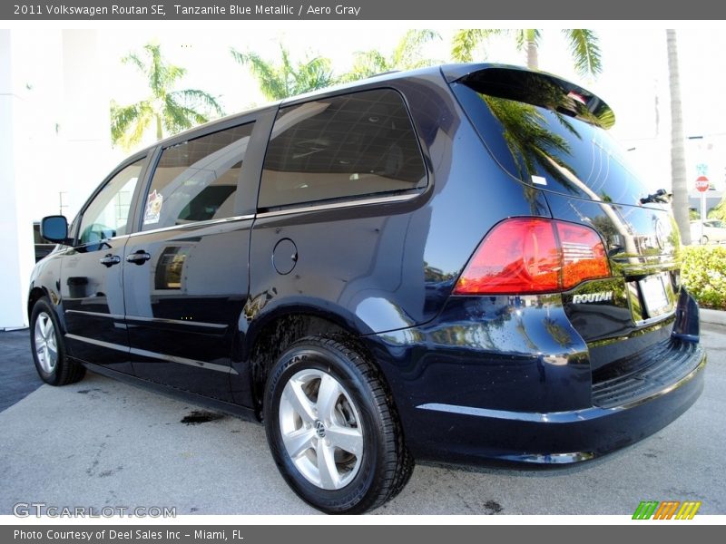 Tanzanite Blue Metallic / Aero Gray 2011 Volkswagen Routan SE