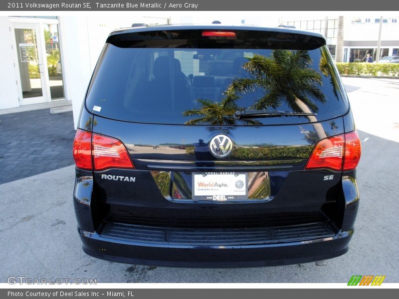 Tanzanite Blue Metallic / Aero Gray 2011 Volkswagen Routan SE