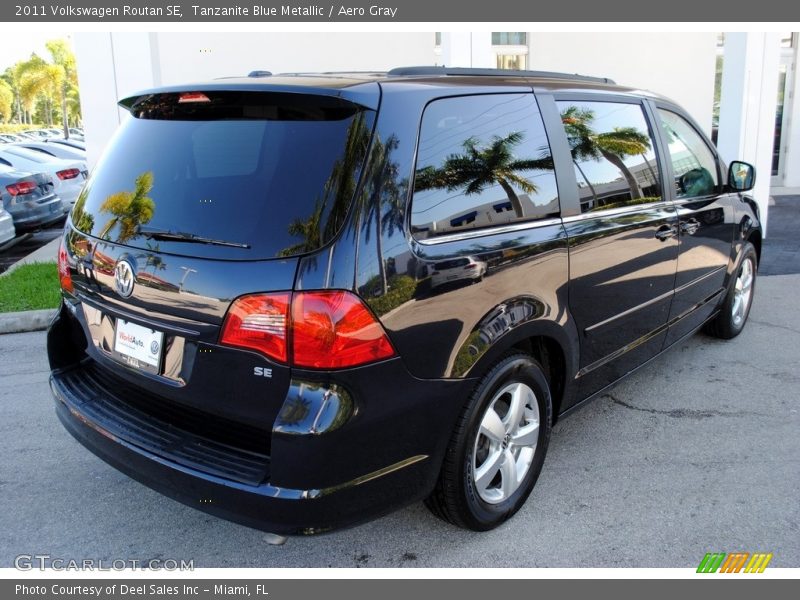 Tanzanite Blue Metallic / Aero Gray 2011 Volkswagen Routan SE