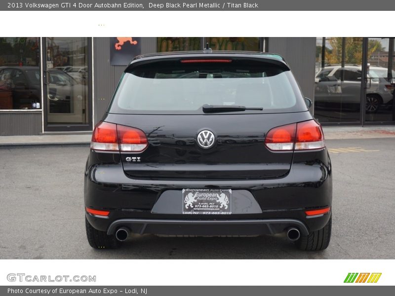 Deep Black Pearl Metallic / Titan Black 2013 Volkswagen GTI 4 Door Autobahn Edition