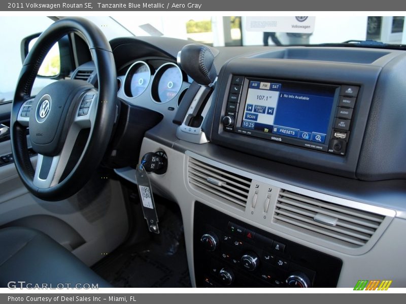 Tanzanite Blue Metallic / Aero Gray 2011 Volkswagen Routan SE