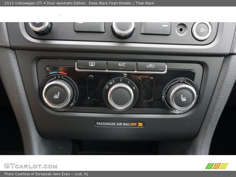 Deep Black Pearl Metallic / Titan Black 2013 Volkswagen GTI 4 Door Autobahn Edition