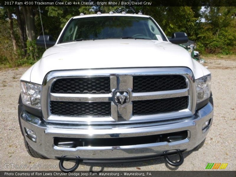  2017 4500 Tradesman Crew Cab 4x4 Chassis Bright White