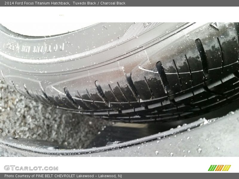Tuxedo Black / Charcoal Black 2014 Ford Focus Titanium Hatchback