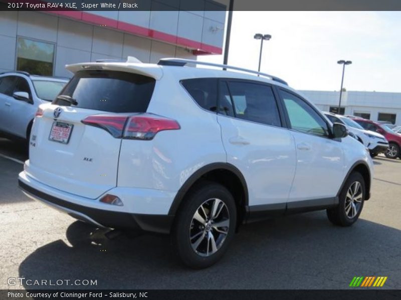 Super White / Black 2017 Toyota RAV4 XLE
