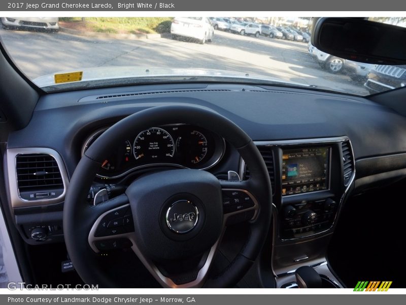 Bright White / Black 2017 Jeep Grand Cherokee Laredo