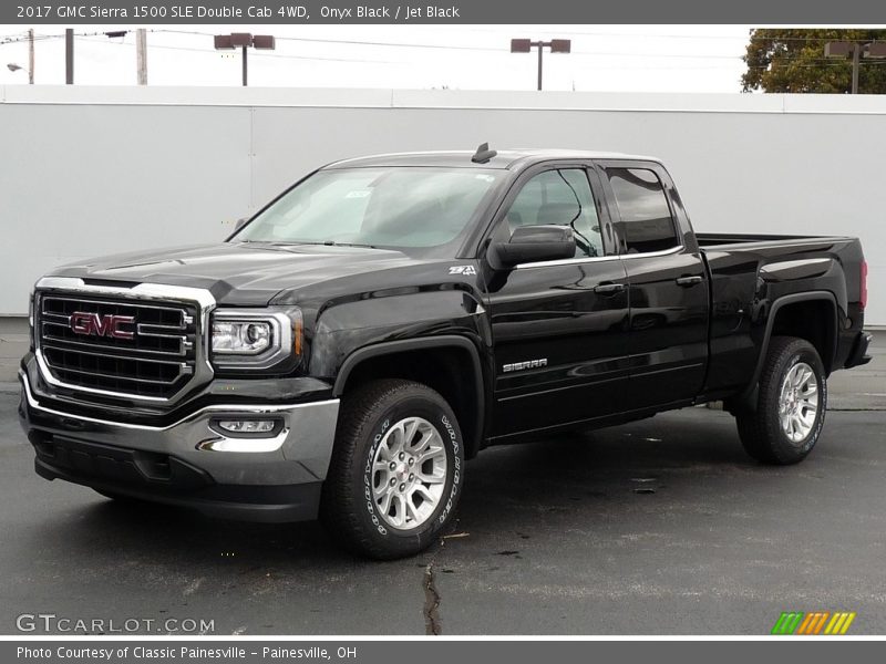 Front 3/4 View of 2017 Sierra 1500 SLE Double Cab 4WD