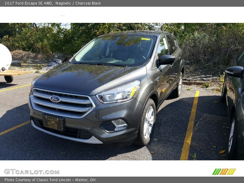 Magnetic / Charcoal Black 2017 Ford Escape SE 4WD