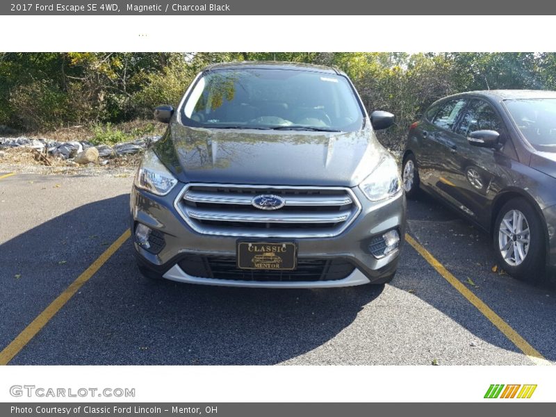 Magnetic / Charcoal Black 2017 Ford Escape SE 4WD