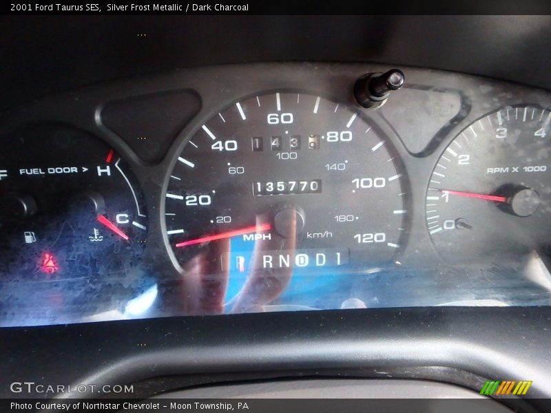 Silver Frost Metallic / Dark Charcoal 2001 Ford Taurus SES
