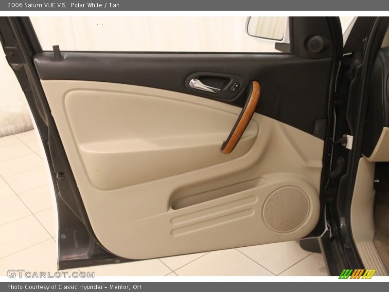 Polar White / Tan 2006 Saturn VUE V6
