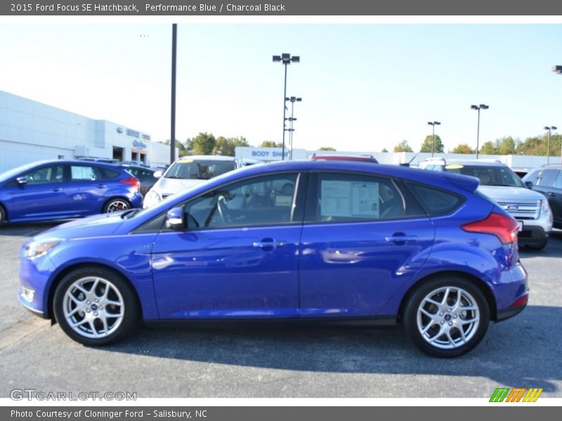 Performance Blue / Charcoal Black 2015 Ford Focus SE Hatchback