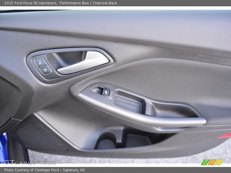 Performance Blue / Charcoal Black 2015 Ford Focus SE Hatchback