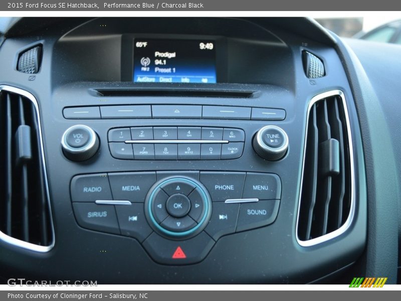 Performance Blue / Charcoal Black 2015 Ford Focus SE Hatchback