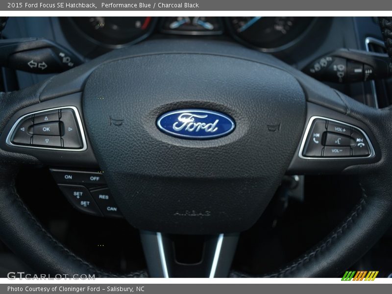 Performance Blue / Charcoal Black 2015 Ford Focus SE Hatchback
