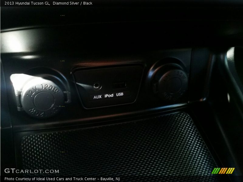 Diamond Silver / Black 2013 Hyundai Tucson GL
