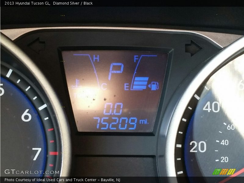 Diamond Silver / Black 2013 Hyundai Tucson GL