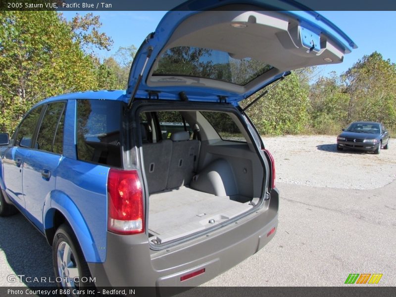 Pacific Blue / Tan 2005 Saturn VUE