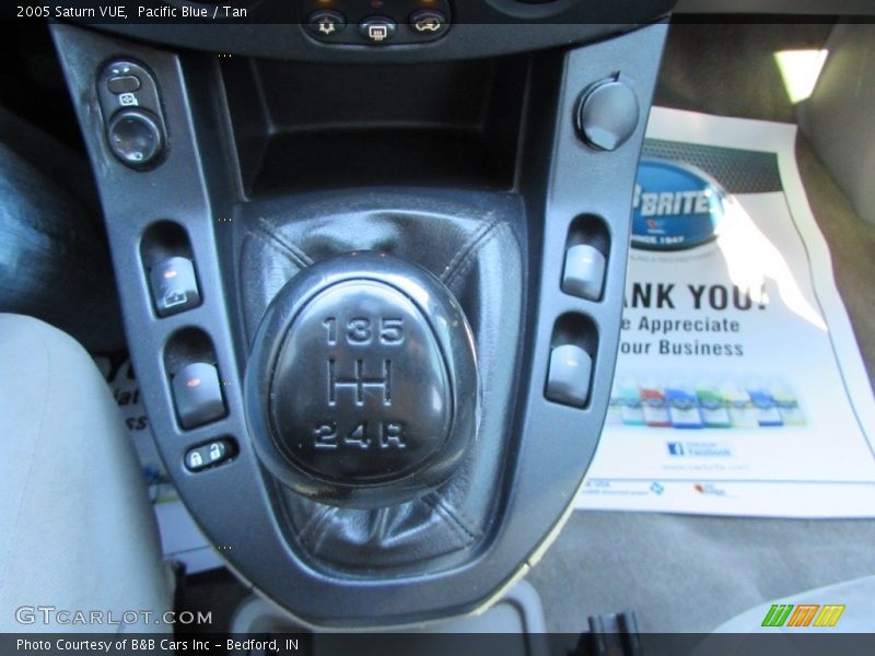Pacific Blue / Tan 2005 Saturn VUE