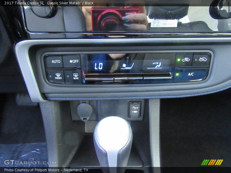 Controls of 2017 Corolla SE