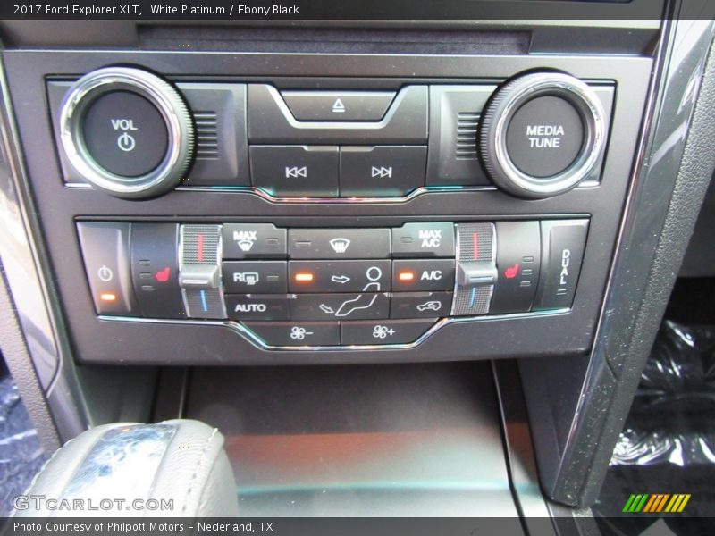 White Platinum / Ebony Black 2017 Ford Explorer XLT