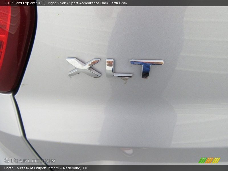 Ingot Silver / Sport Appearance Dark Earth Gray 2017 Ford Explorer XLT